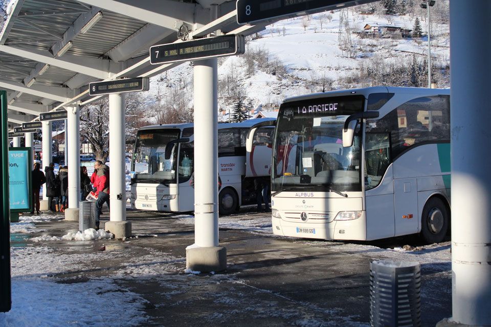 Bus transfer to ski resorts