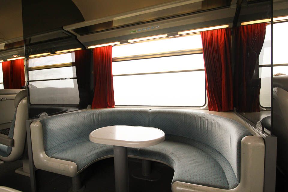 Circular seats on TER